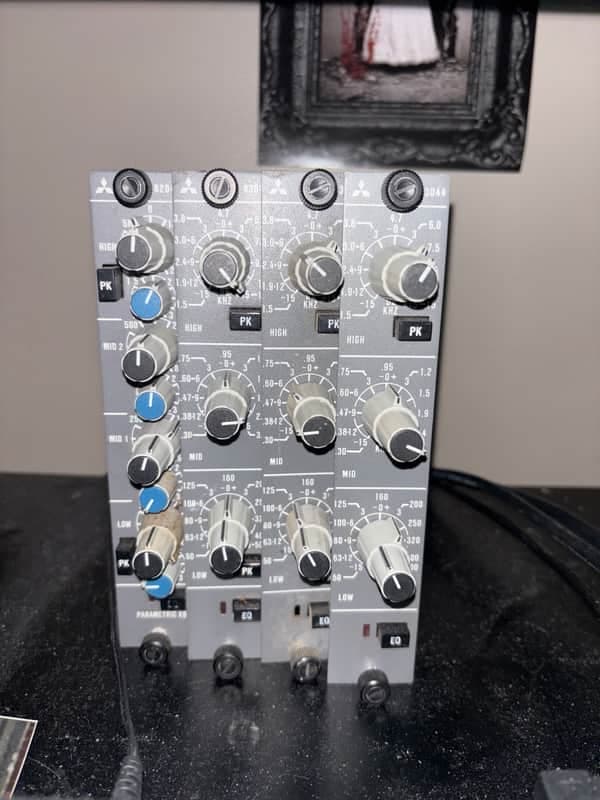 PAIR Quad Eight / Mitsubishi RARE VINTAGE CONSOLE EQS 83044 80s