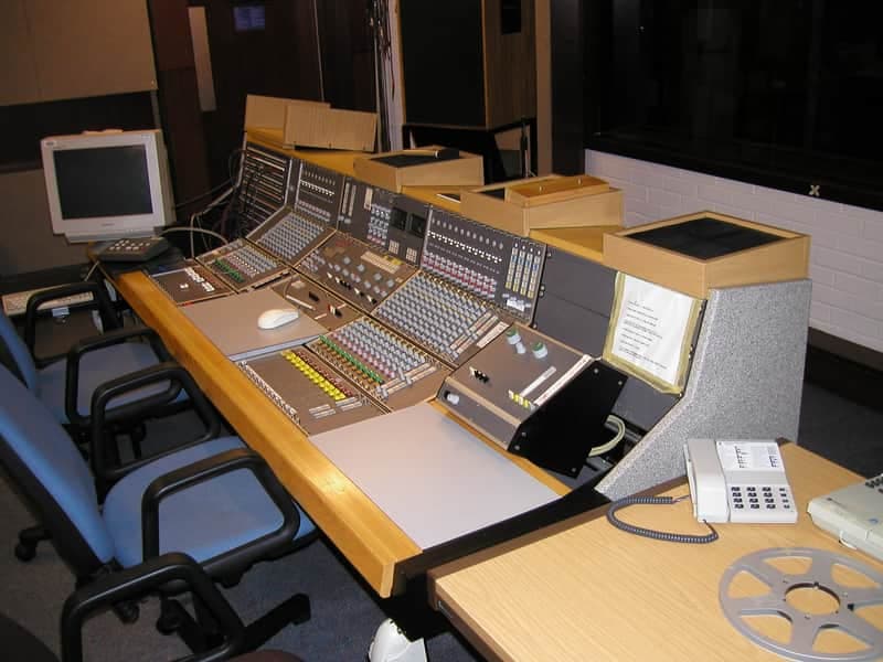 Calrec Q Series 22 Channel Mixing Console Neve SSL knobs
