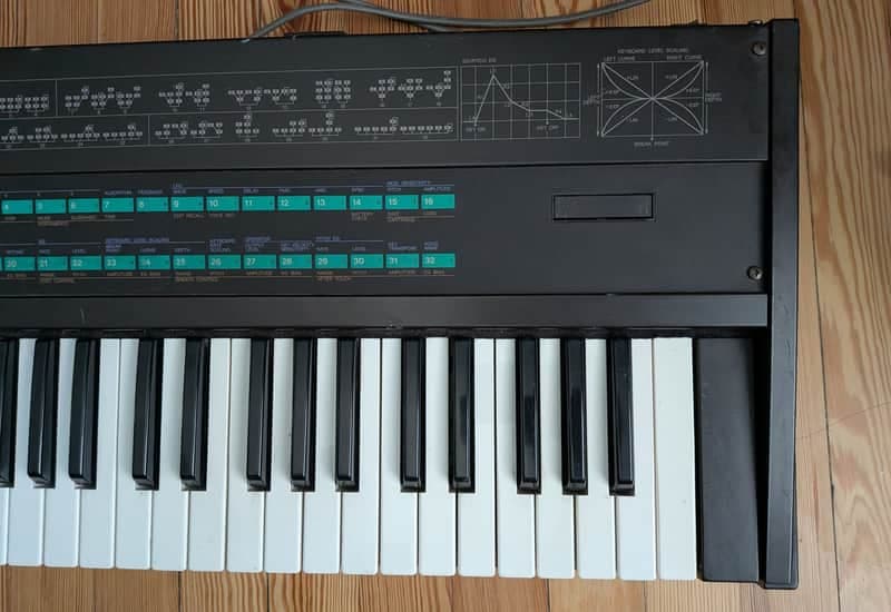 Yamaha DX7 Programmable Algorithm Synthesizer 1983 - 1987 - Black