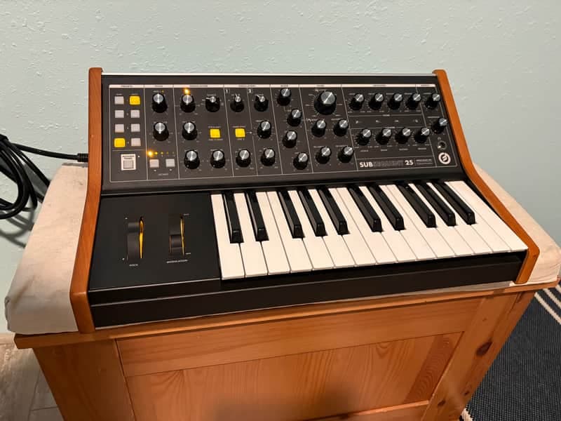Moog Subsequent 25 Analog Synth 2020 - Present - Black