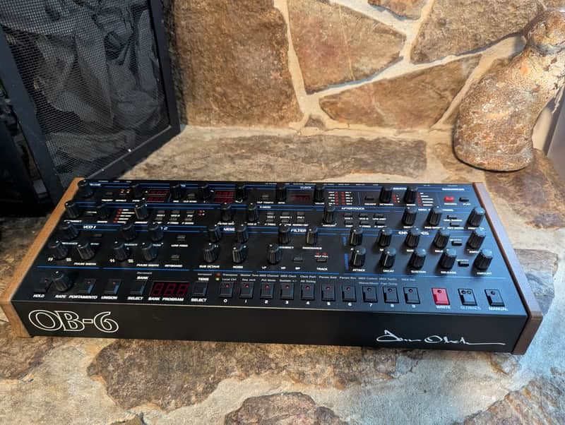 Dave Smith Instruments / Sequential / Oberheim OB-6 Desktop Polyphonic Synthesizer