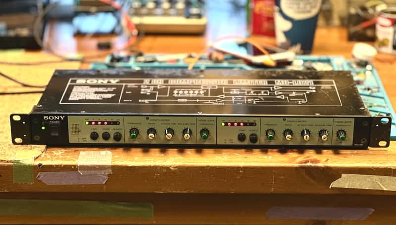 Sony MU-L201 Stereo Limiter/Compressor & Gate - 1980s- Black/Green
