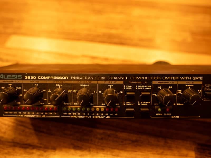Alesis 3630 Dual-Channel Compressor / Limiter with Gate - Black