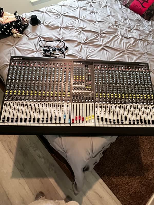 Allen & Heath GL2400 32-Channel Mixing Console 2010s - Gray