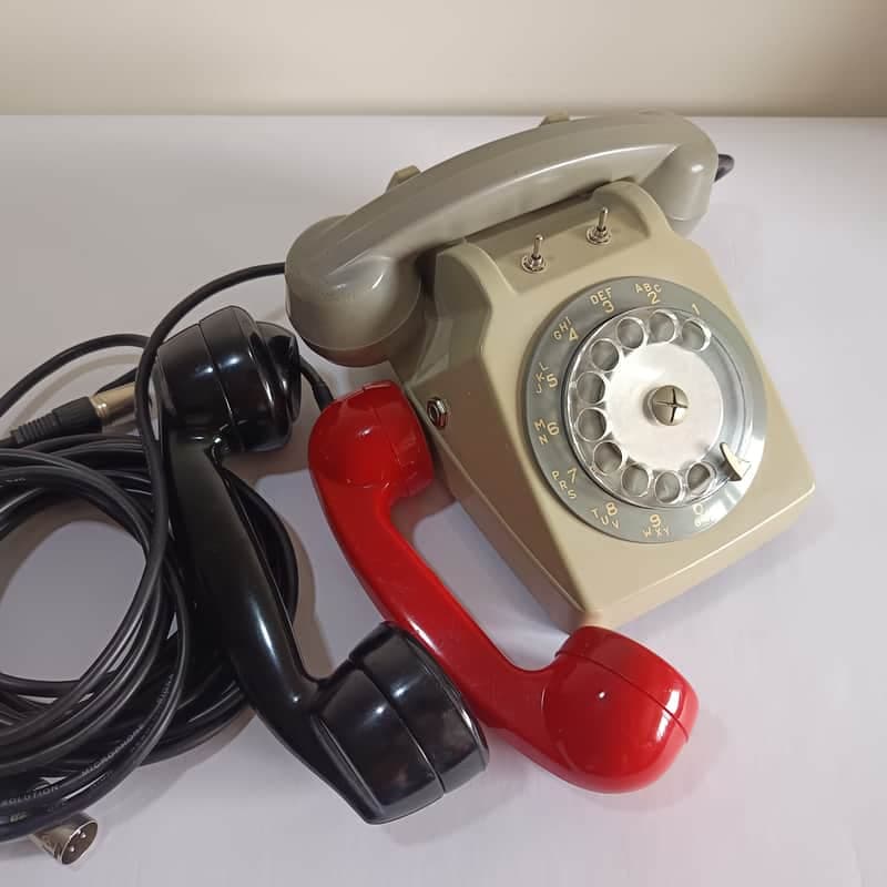 Custom Vintage Telephone Lo-Fi Mic Bundle (3 Handsets / 6 Tones) & Analog Stutter Pedal