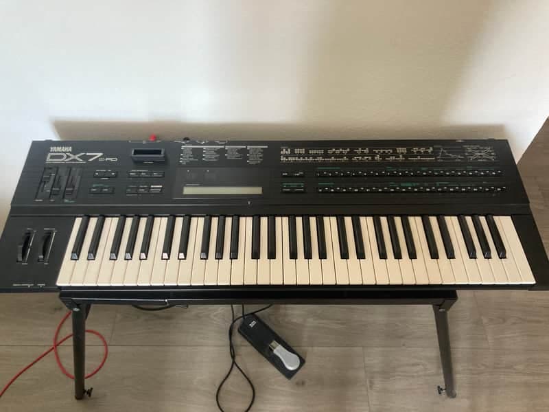 Yamaha DX7 Programmable Algorithm Synthesizer II-FD 1983 - 1987 - Black