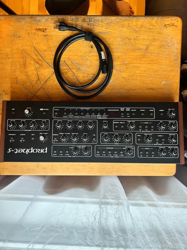 Sequential Prophet-5 Desktop 5-Voice Polyphonic Synthesizer 2021 - Present - Black with Wood Sides