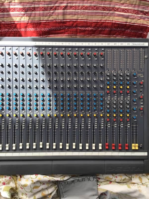 Soundcraft Delta 200 16 CH - modified / Jim Williams Late 80s / early 90s - Dark Grey