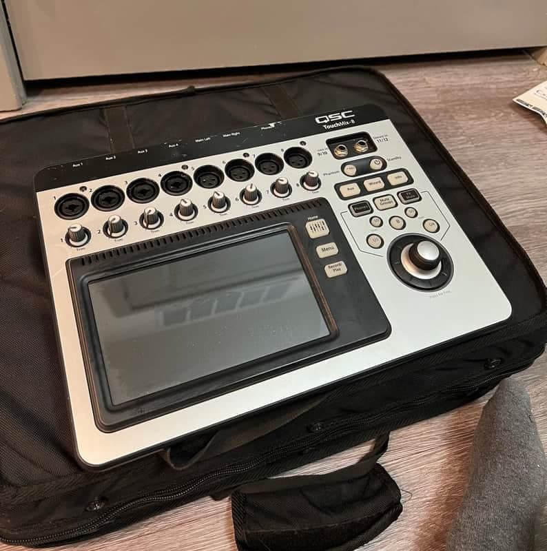 QSC TouchMix-8 Touch Screen Compact Digital Mixer 2010s - Silver
