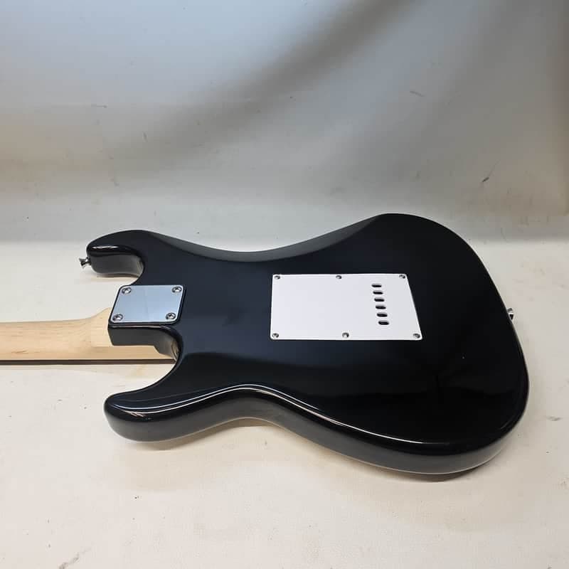 Silvertone ELECTRIC GUITAR