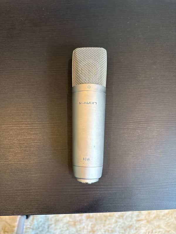 M-Audio Nova -- Silver