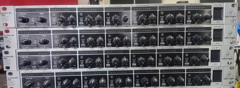 Behringer Ultralink Pro MX882 8-Channel Mixer / Splitter