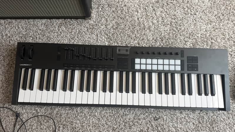 Novation Launchkey 61 MKIV MIDI Keyboard Controller 2024 - Present - Black
