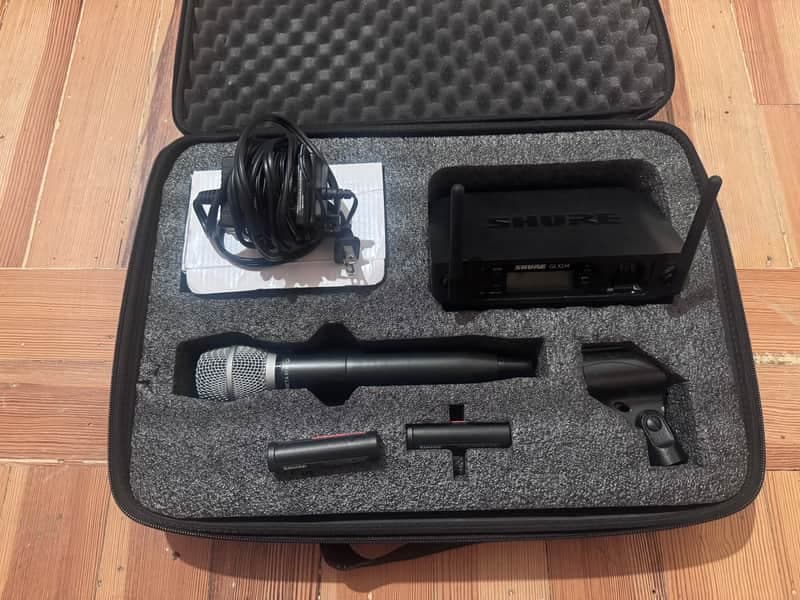 Shure GLXD24R/B87A-Z2 Wireless Handheld Microphone - Band Z2 2010s - Black