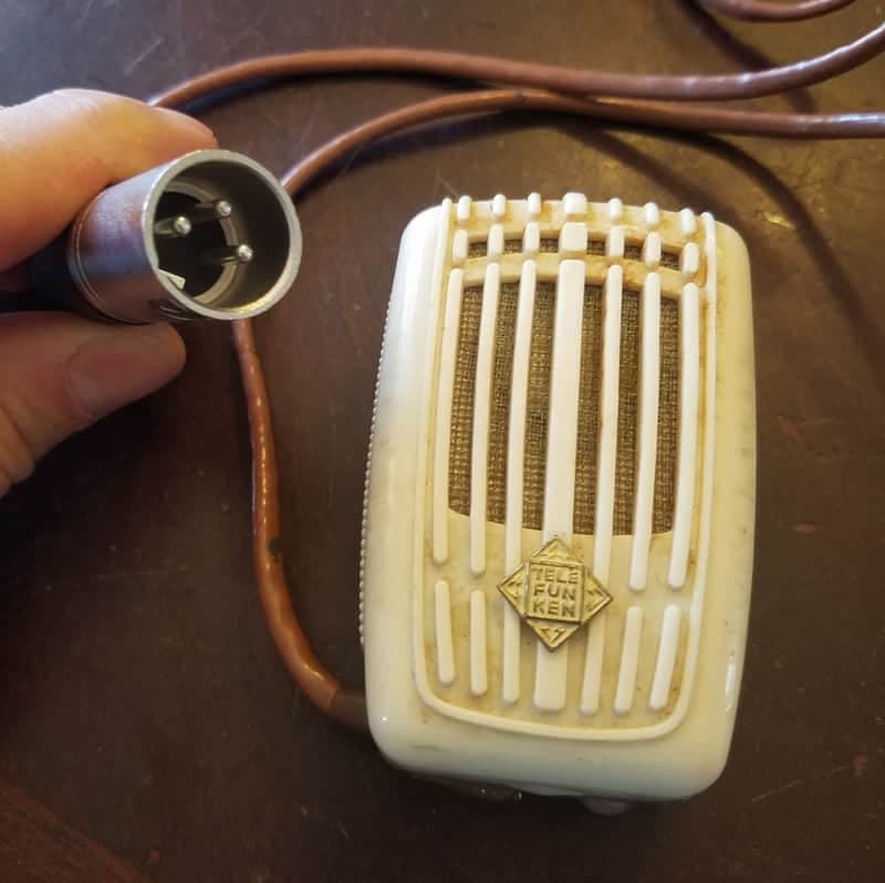 Telefunken D9 A <> Harp Mic 1950s Beige and Brown Plastic