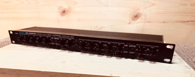 Alesis 3630 Dual-Channel Compressor / Limiter with Gate 1990s - Black
