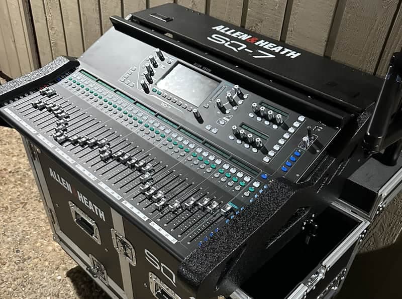 Allen & Heath SQ-7, 33 Fader, 48 Channel 96kHz Digital Mixing Console
