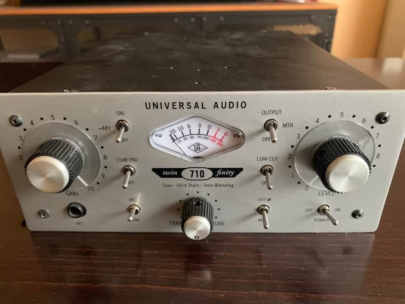 Universal Audio 710 Twin-Finity Microphone Preamp 2009 - Present - Silver