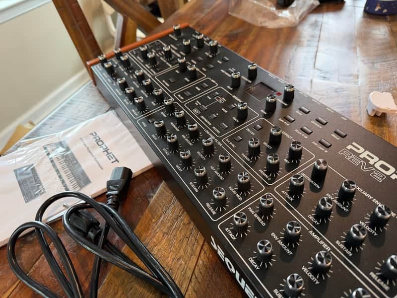 Sequential Prophet Rev2 Desktop 8-Voice Polyphonic Synthesizer 2018 - Present Black with Wood Sides