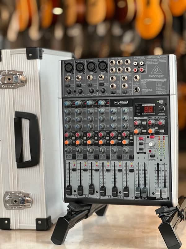 BEHRINGER Xenyx X1204 USB