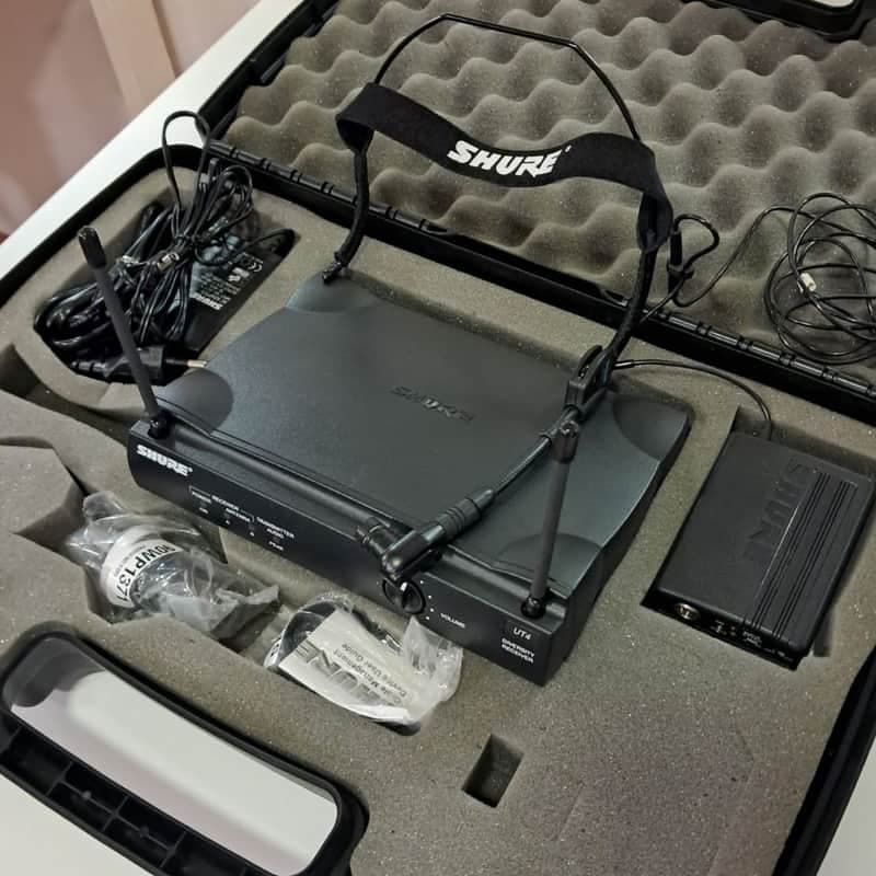 Shure UT4 TE Wireless System — UHF + Headset Mic