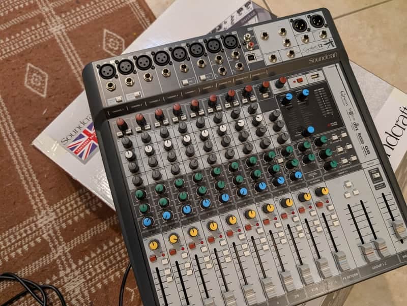 Soundcraft Signature 12 MTK 12-Channel Multi-Track Analog USB Mixer with Effects 2010s - Grey/Black