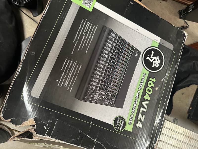 Mackie 1604 VLZ mixer
