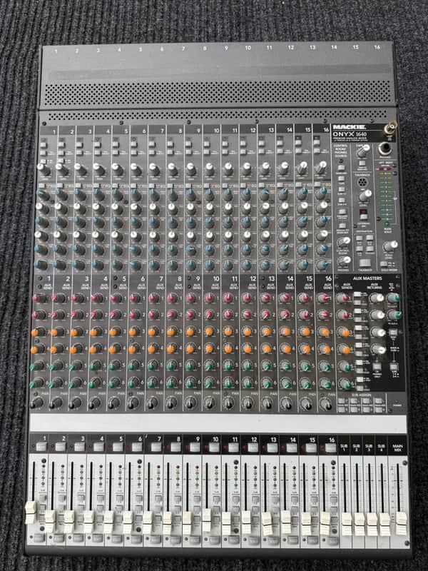 Mackie Onyx 1640 16-Channel Analog Mixer 2003 - 2009 - Black