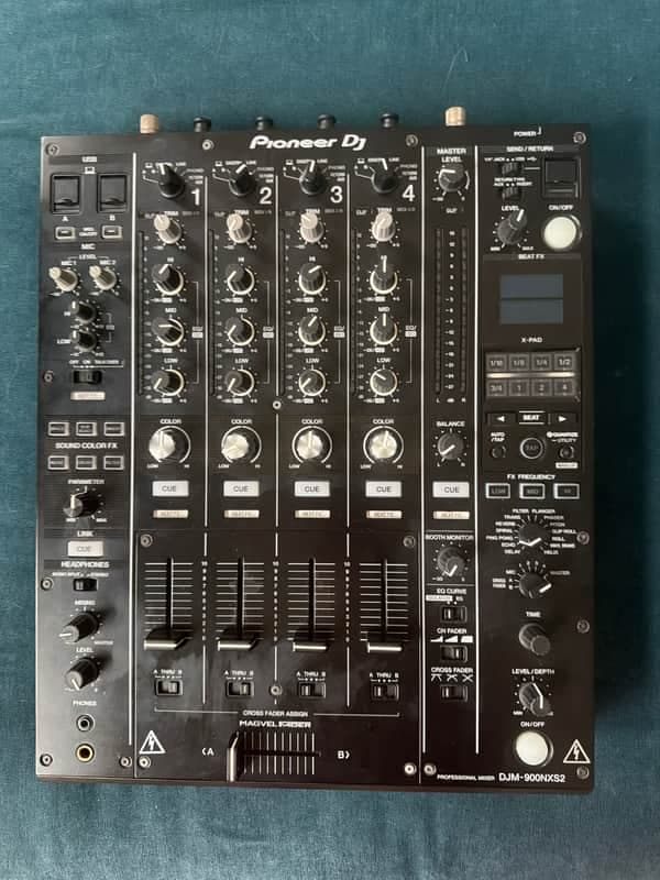 Pioneer DJM-900NXS2 4-channel DJ Mixer with Effects 2010s - Black