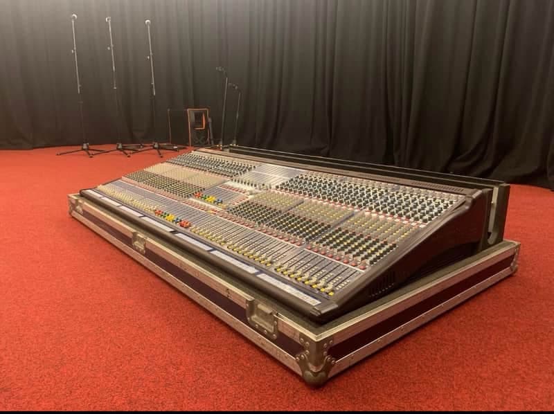 Midas Siena 480 analogue mixing desk
