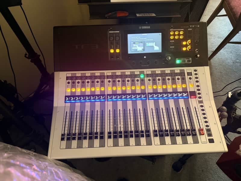 Yamaha TF3 48-Input Digital Mixing Console (BUNDLE)