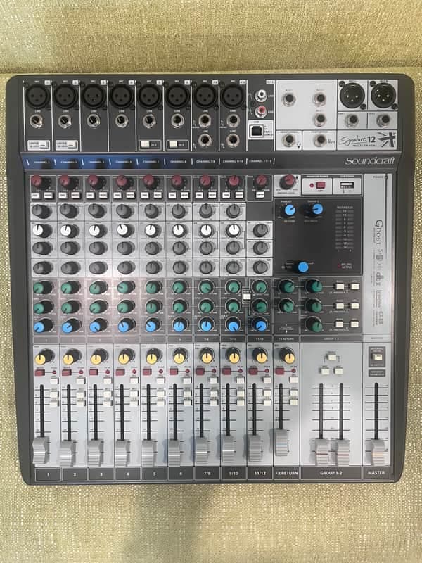 Soundcraft Signature 12 MTK 12-Channel Multi-Track Analog USB Mixer with Effects 2010s - Grey/Black