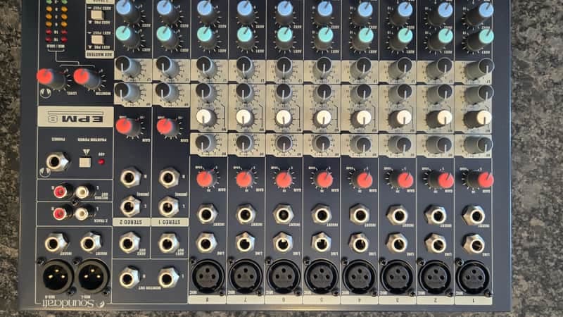 Soundcraft EPM-8 Multi-Format 8-Channel Mixer