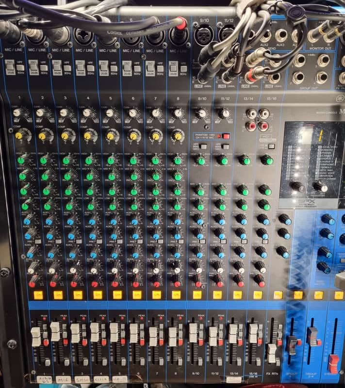Yamaha MG16XU 16 Channel Analog Mixer 2016 - Present - Black