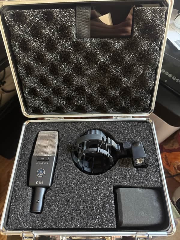 AKG C414 XLS Large Diaphragm Multipattern Condenser Microphone 2010s - Black