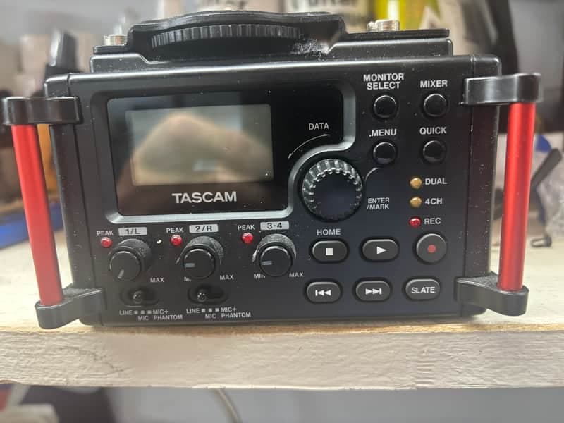 TASCAM DR-60DmkII Portable 4-Track DSLR Audio Recorder – Excellent Condition