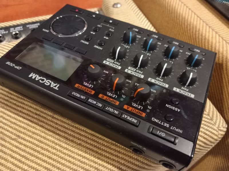 TASCAM DP-006 6-Track Digital Pocketstudio Recorder 2013 - Present - Black