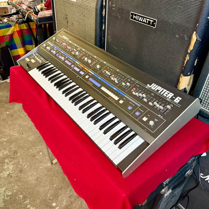 Roland Jupiter 6 1985 - JP-6 original vintage analog polysynth synthesizer