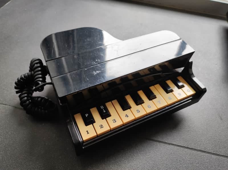 LO-FI Vintage Phone Grand Piano Shaped Microphone 1980's - Black