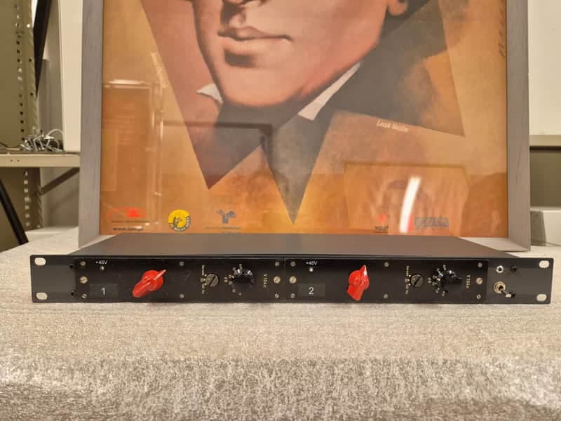 Jahnke V104c, microphone preamplifiers - 80 dB in a rack