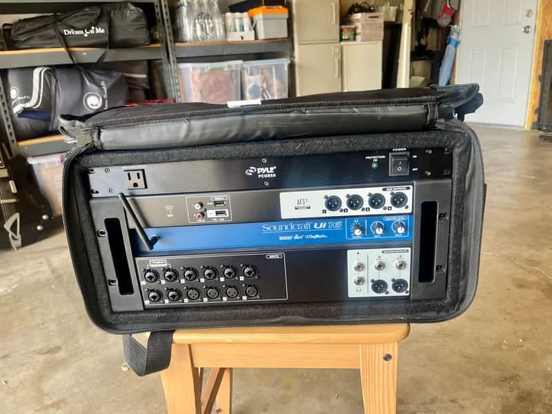 Soundcraft Ui-16 w/ Power Conditioner and 5U Rockville Rack