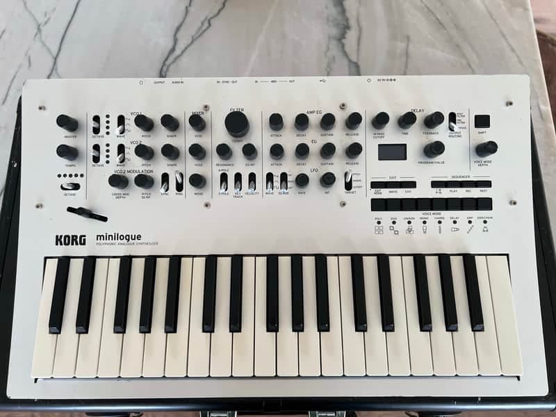 Korg Minilogue 4-Voice Polyphonic Analog Synthesizer 2016 - Present - Silver