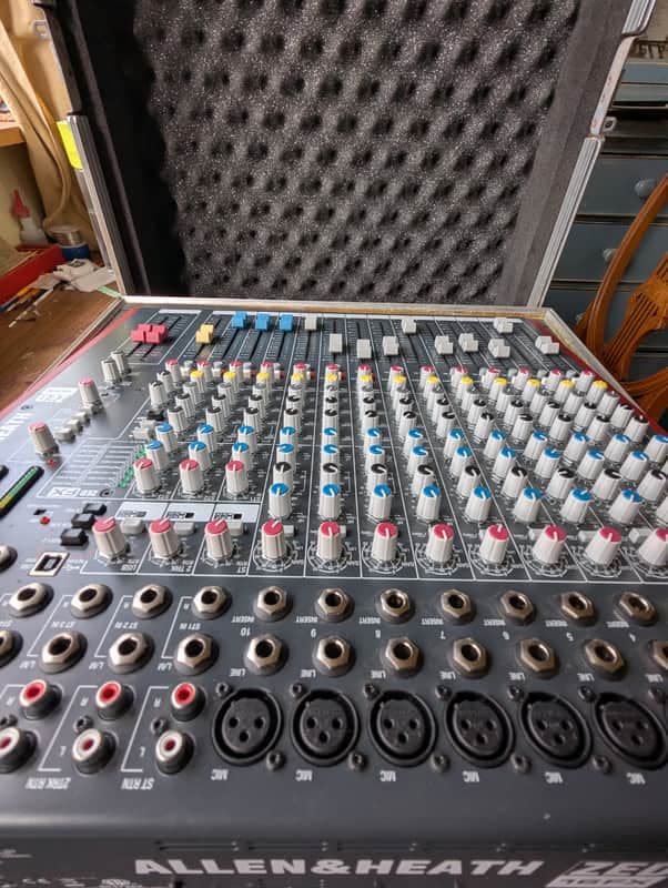Allen & Heath ZED-16FX 16-Channel Mixer. With metal flight case. with Effects 2012 - Present - Black/Red