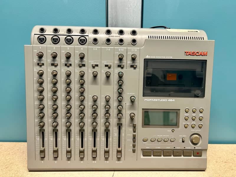 TASCAM 464 Portastudio (2)