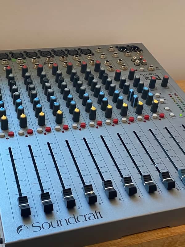 Soundcraft Spirit E8