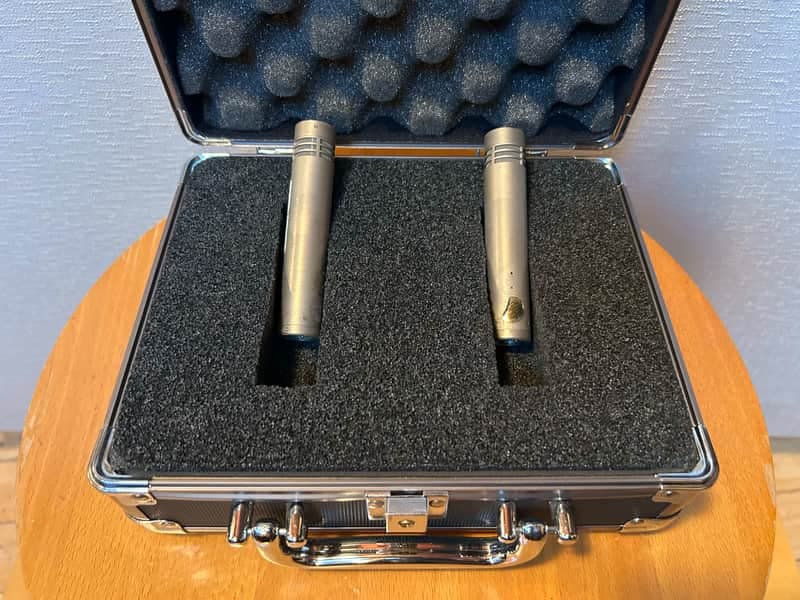 Neumann KM84i - PAIR - With Hand Made HARD CASE