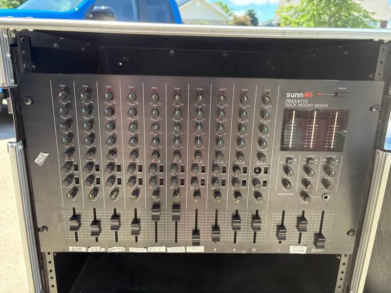 Sunn RMX4110 Rack mounted mixer