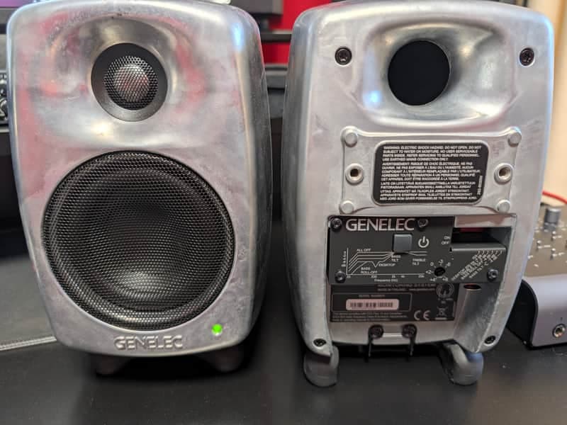 Genelec 8020D 4" Powered Nearfield Studio Monitor (Pair) 2017 - 2021 - Raw Aluminum