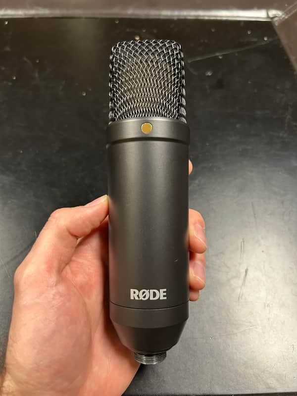 RODE NT-1 KIT with Shockmount and Pop Filter 2010s - Black