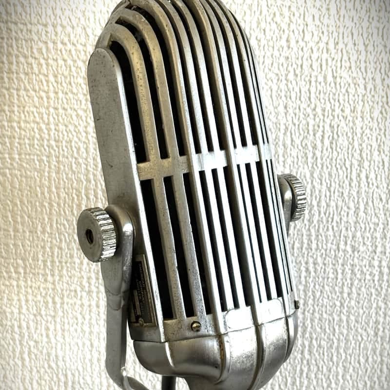 1940's era AMERICAN D9T Dynamic dual-element Microphone w/stand & cable